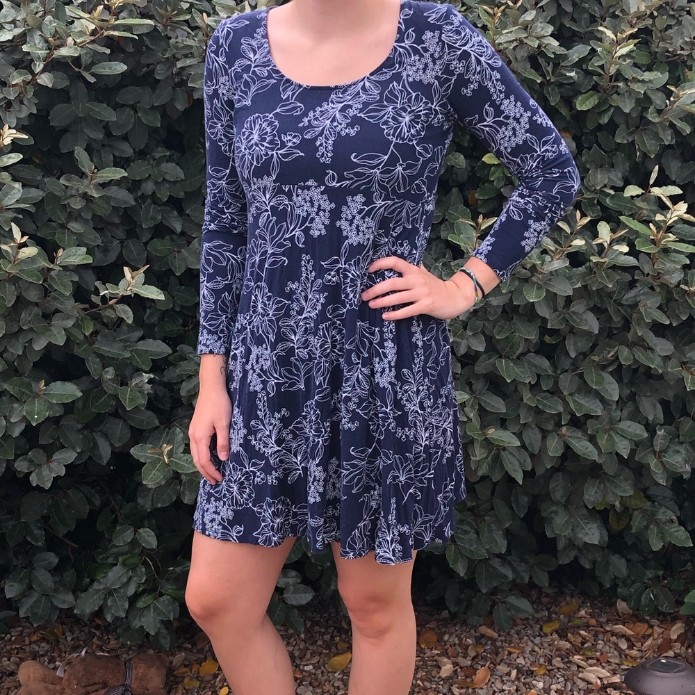 Floral navy dress!!